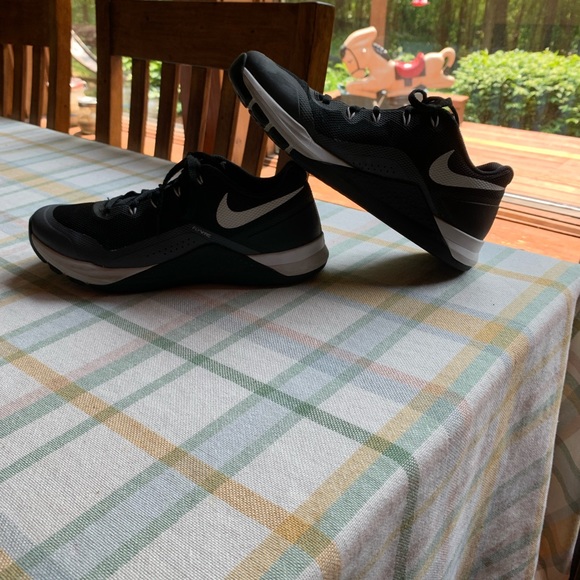 Women’s Nike Training Shoes - Picture 3 of 7